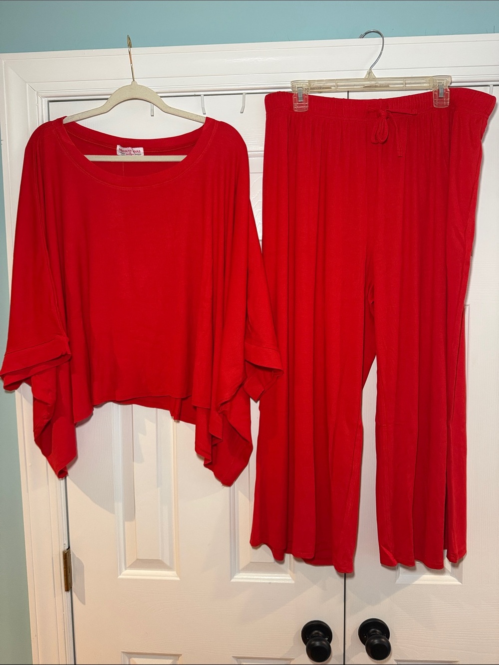 Red Dreamy Rib Two-Piece Lounge Set - Flowing Top & Wide-Leg Pants